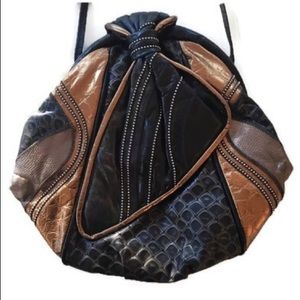 Vintage Leather Clamshell Purse Black and Brown